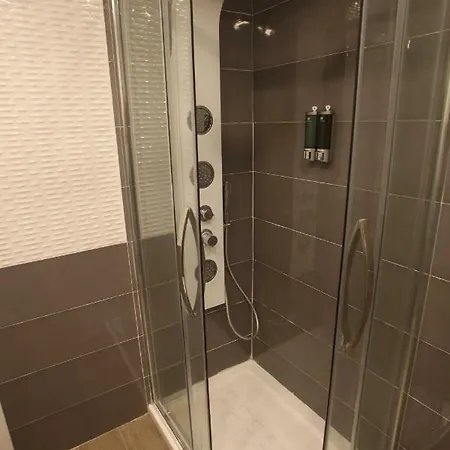 Garibaldi Station 2punto0 Отель типа 