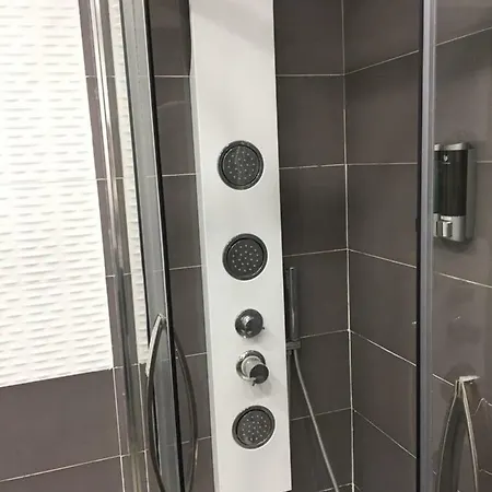 Garibaldi Station 2punto0 Отель типа 