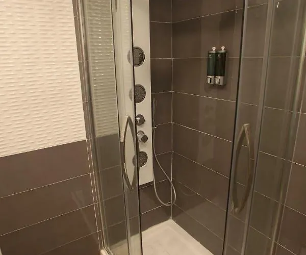 Garibaldi Station 2punto0 Bed and breakfast