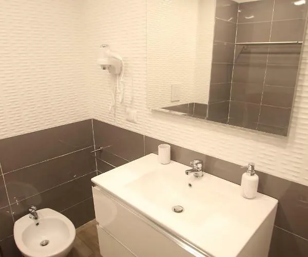 Garibaldi Station 2punto0 Bed and breakfast