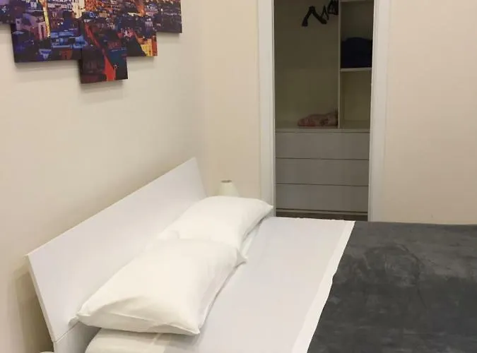 Garibaldi Station 2punto0 Bed and breakfast 3*