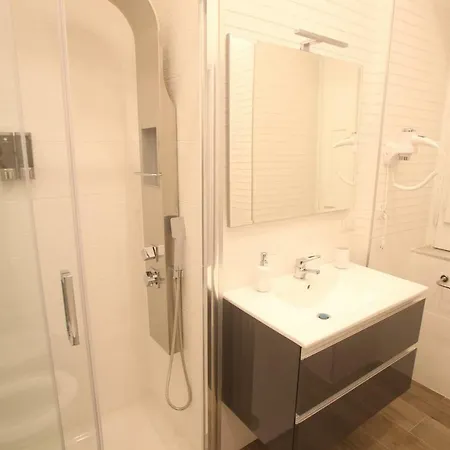 Garibaldi Station 2punto0 Bed & Breakfast