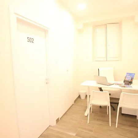 Bed & Breakfast Garibaldi Station 2punto0 3*