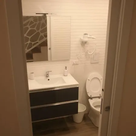 Garibaldi Station 2punto0 Bed & Breakfast