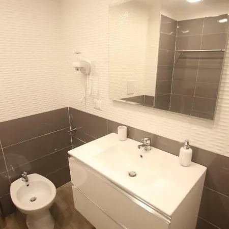 Garibaldi Station 2punto0 Bed & Breakfast