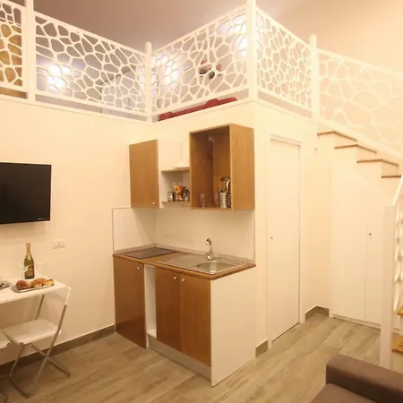 Garibaldi Station 2punto0 B&B 나폴리