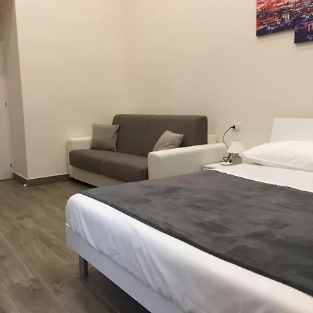 Garibaldi Station 2punto0 فندق مبيت وإفطار نابولي